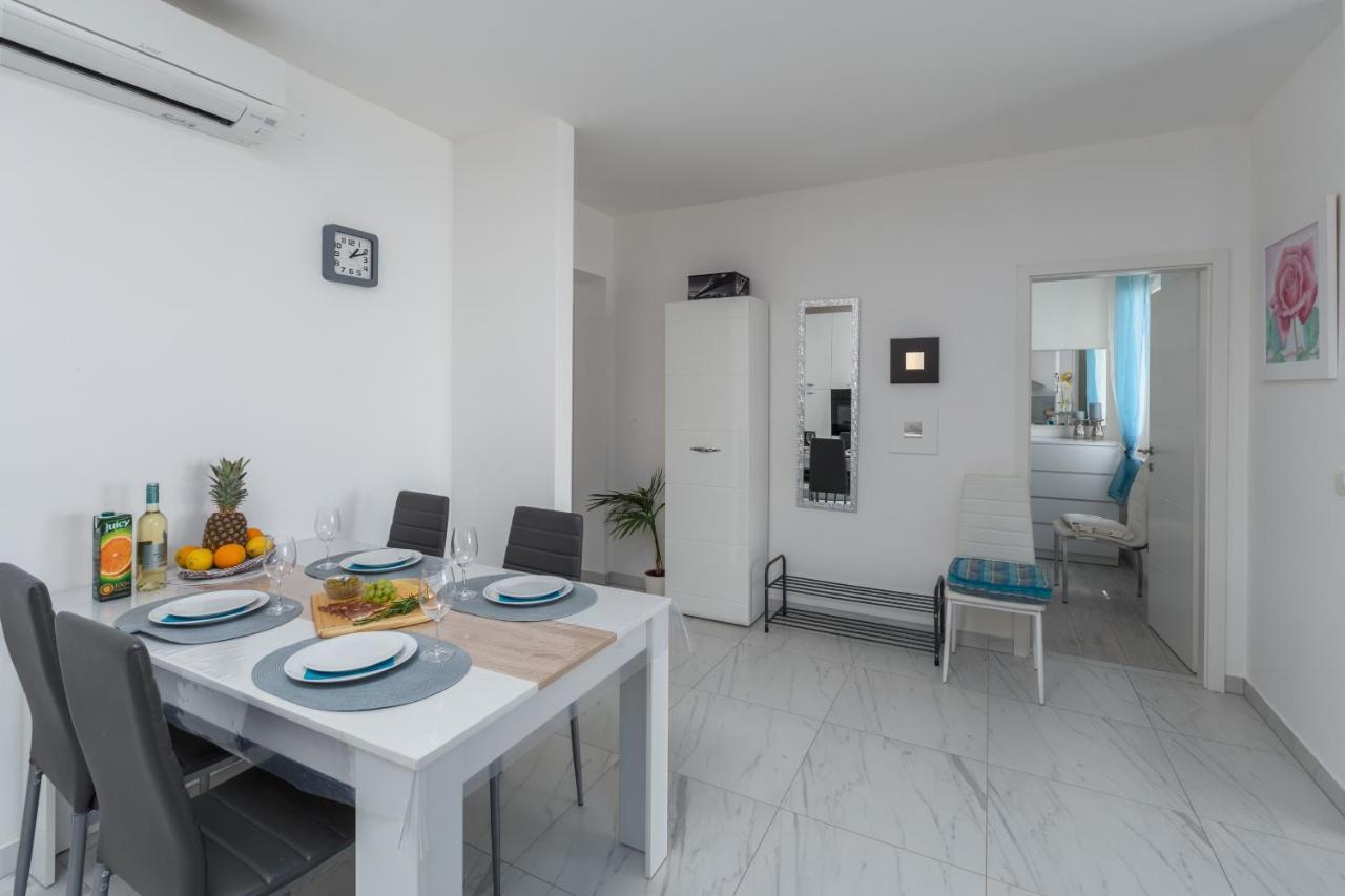 Lucia Apartment